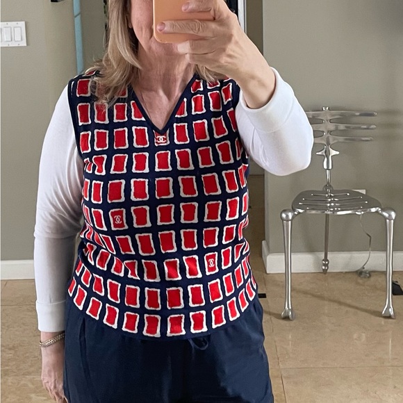 CHANEL RARE TOP - Picture 4 of 12